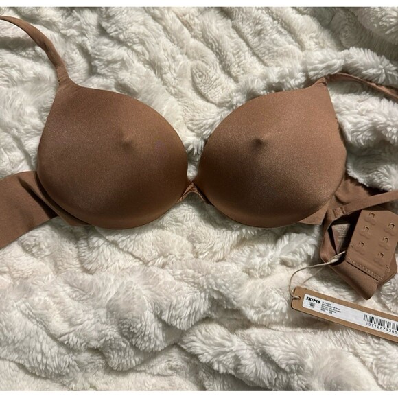 Skims Ultimate apex Push Up Nipple Bra - Picture 2 of 4